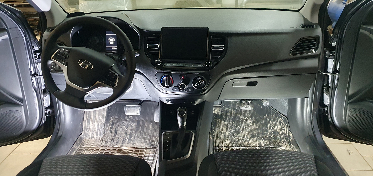 Установка тяговых педалей на HYUNDAI SOLARIS (автомат, 2шт.)