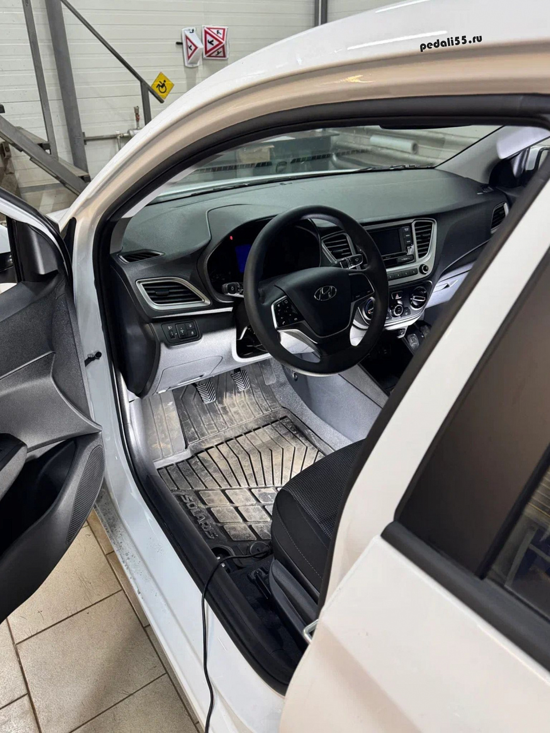 Установка тросовых педалей на Hyundai Solaris (механика, 3шт.)