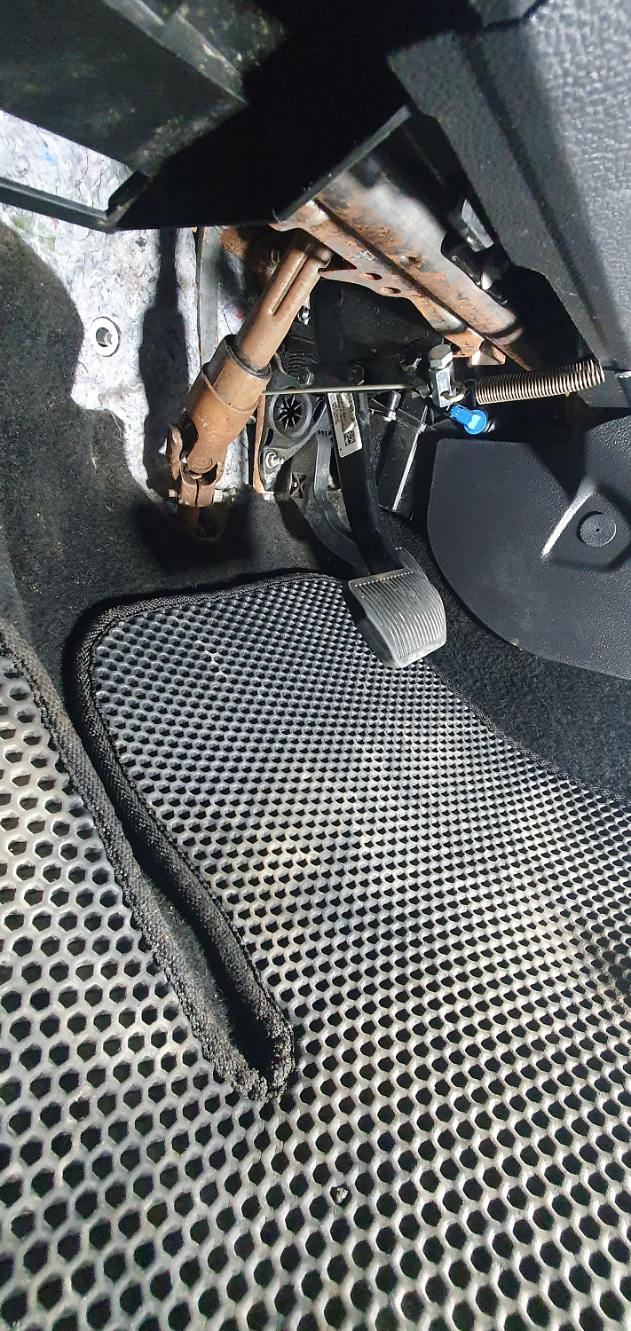 Установка тросовых педалей на Ford Focus (автомат, 1 шт.)