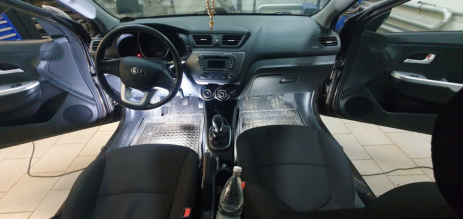 Установка дублирующих педалей на Kia Rio