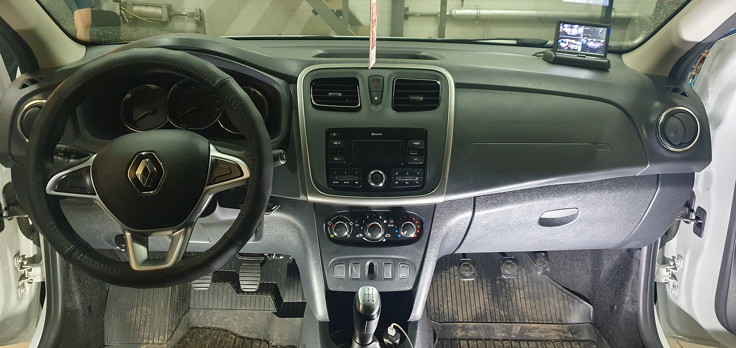 Установка тяговых педалей на Renault Sandero Stepway (механика, 3шт.)