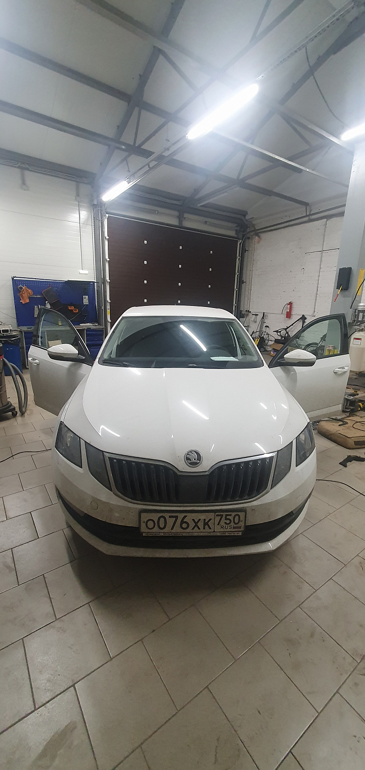 Установка тросовых педалей на Skoda Octavia (механика, 3шт.)